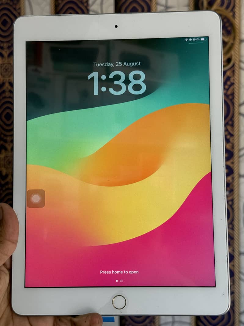 iPad 6th generation 32gb 1