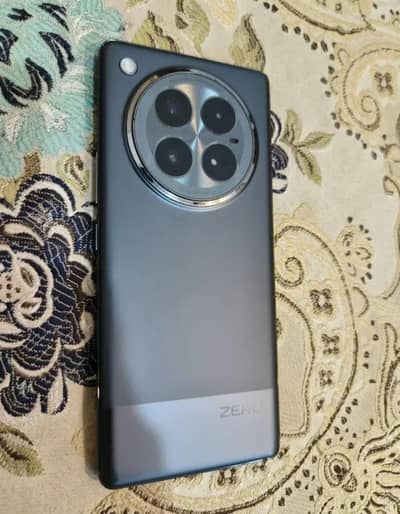 Infinix zero 40 4G