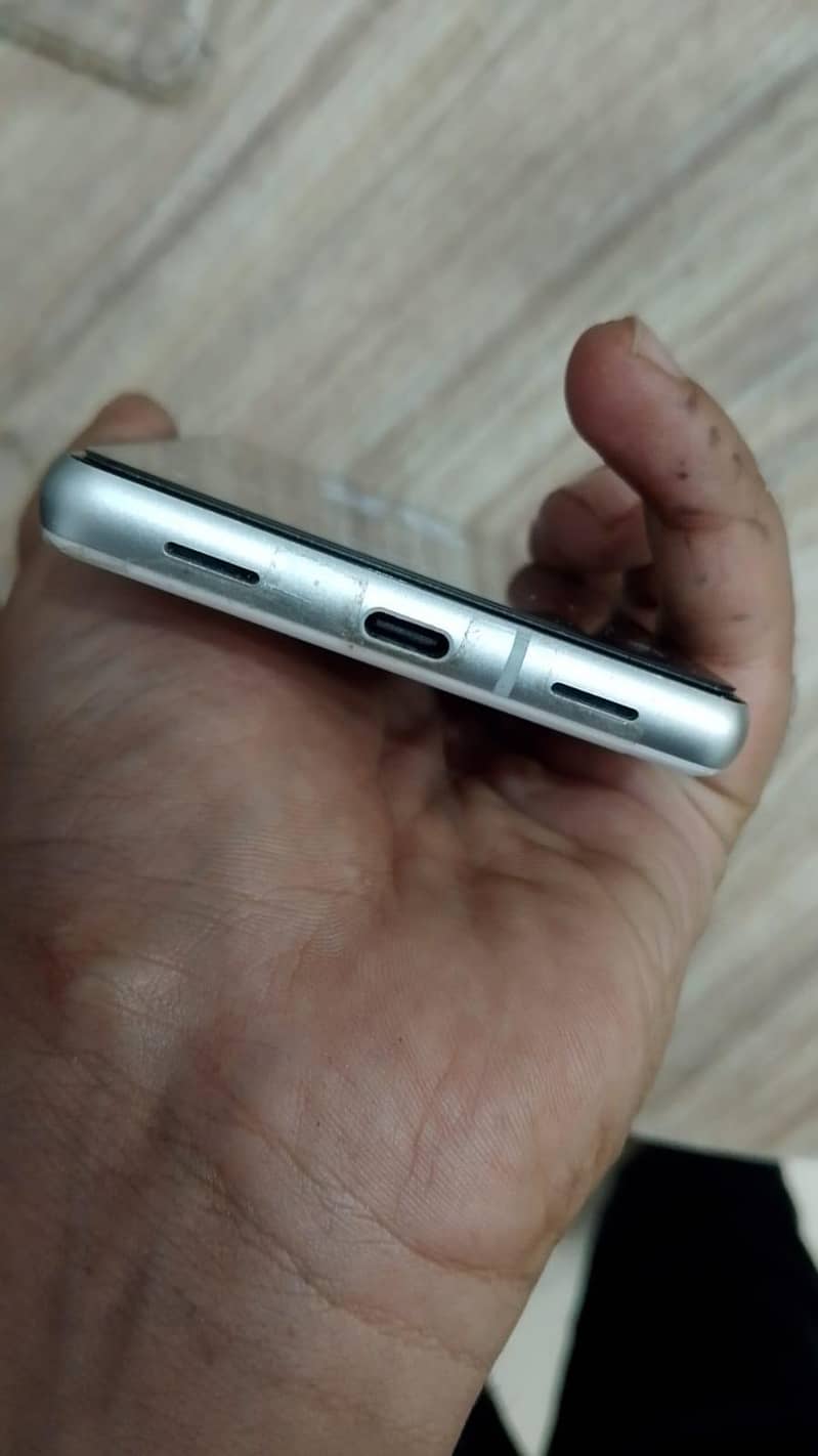 Google Pixel 7a 5