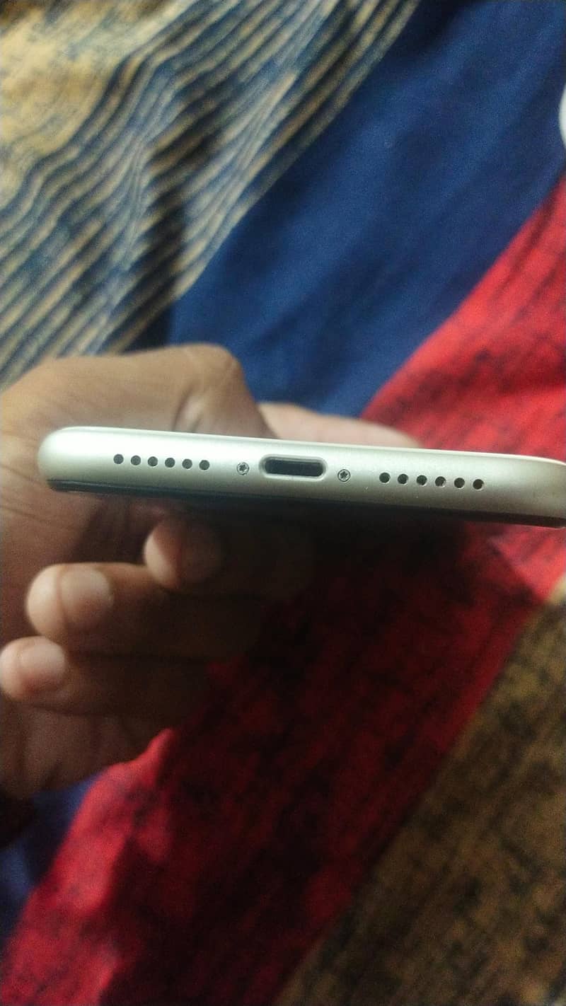Iphone 11 4
