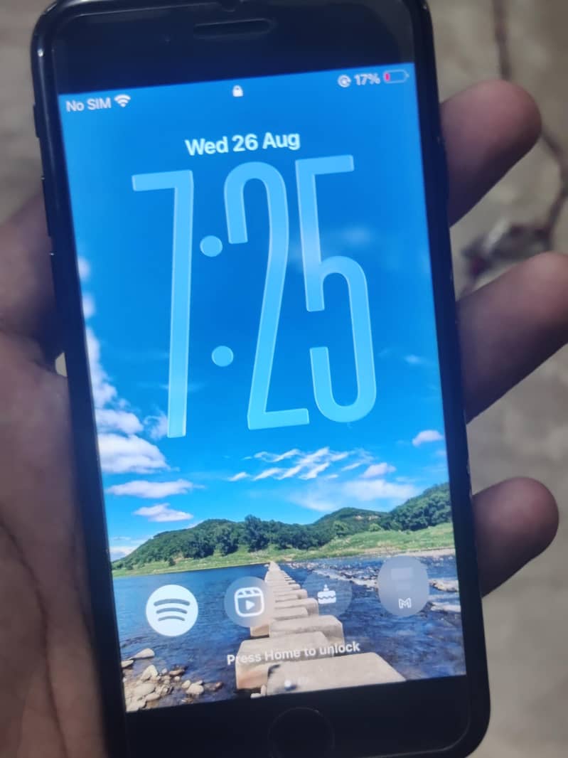 iPhone SE 3rd generation 1