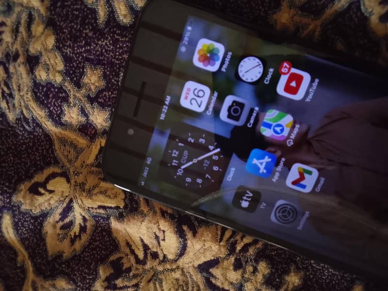 Apple iPhone 7 Plus 0