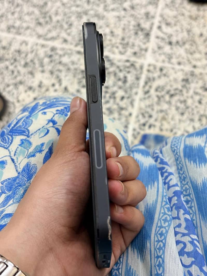 Apple iPhone 14 Pro 2