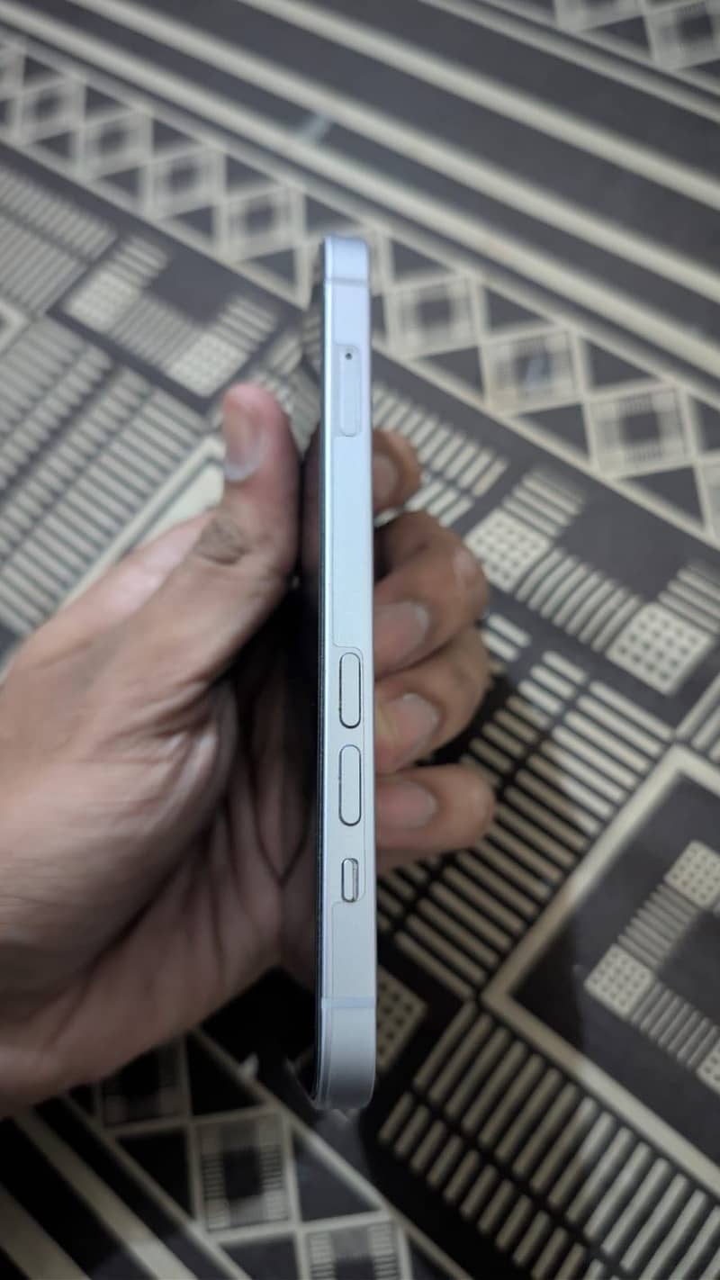 Apple iPhone 14 2