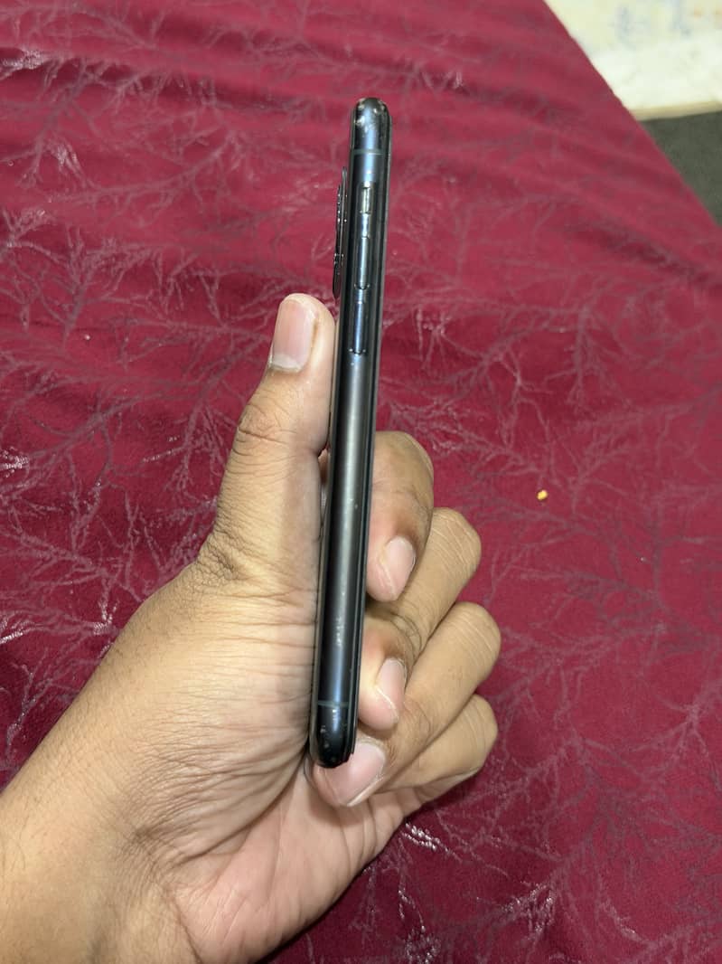 Apple iPhone 11 Pro 1