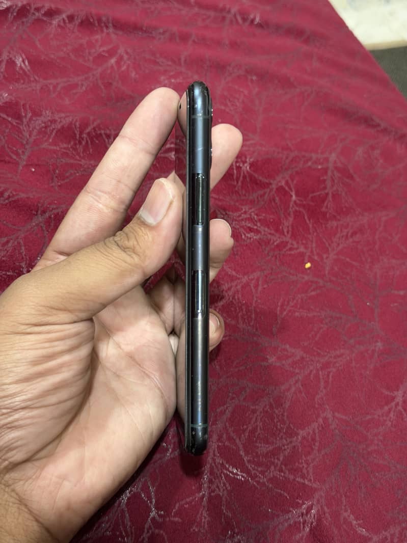 Apple iPhone 11 Pro 2