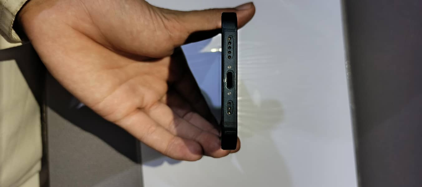 Apple iPhone 13 2