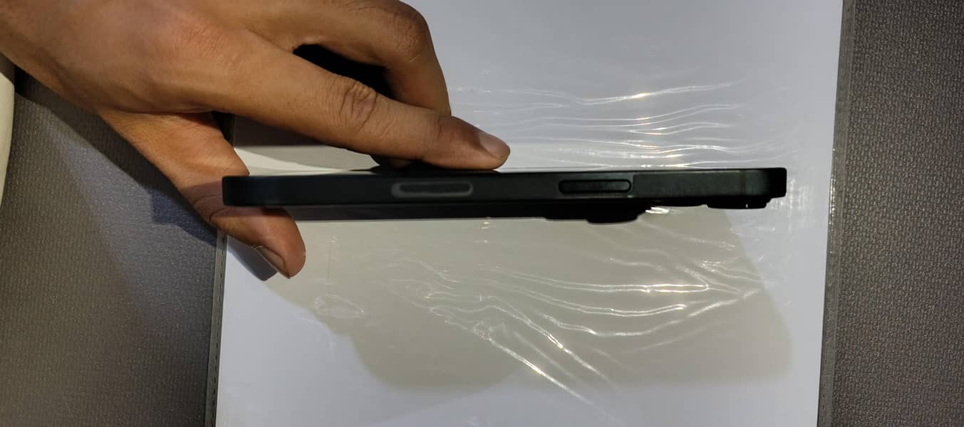 Apple iPhone 13 4