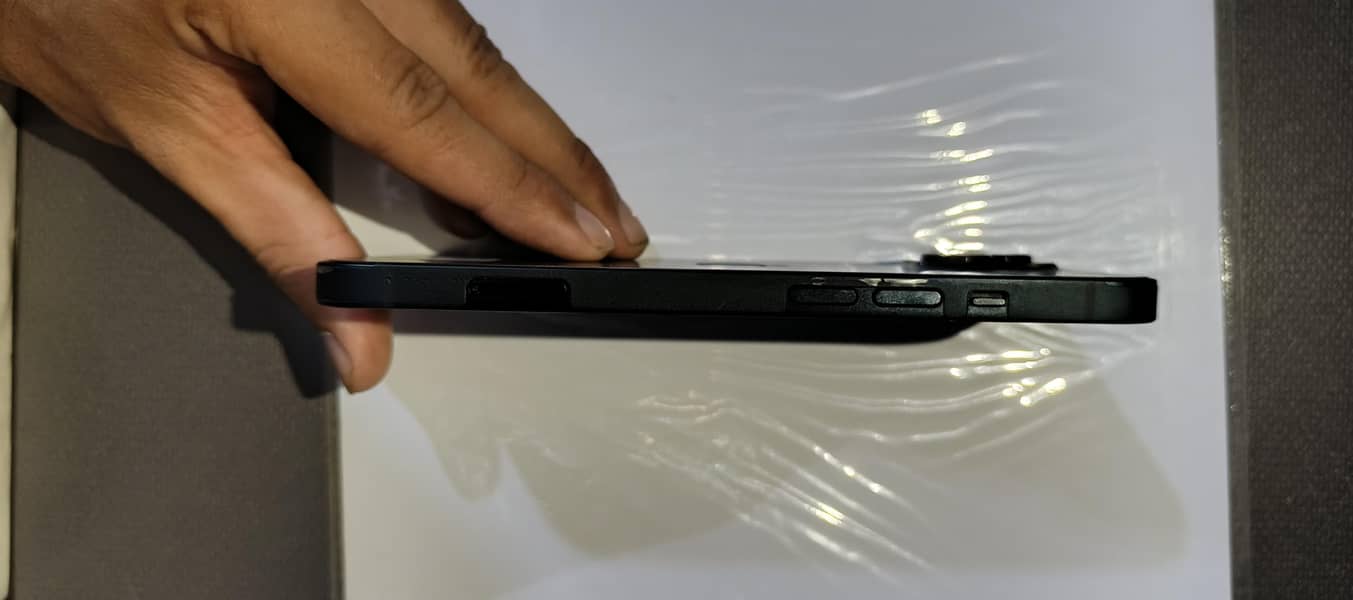 Apple iPhone 13 5