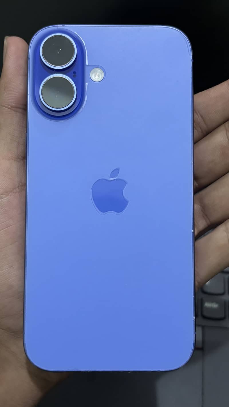 Apple iPhone 16 2