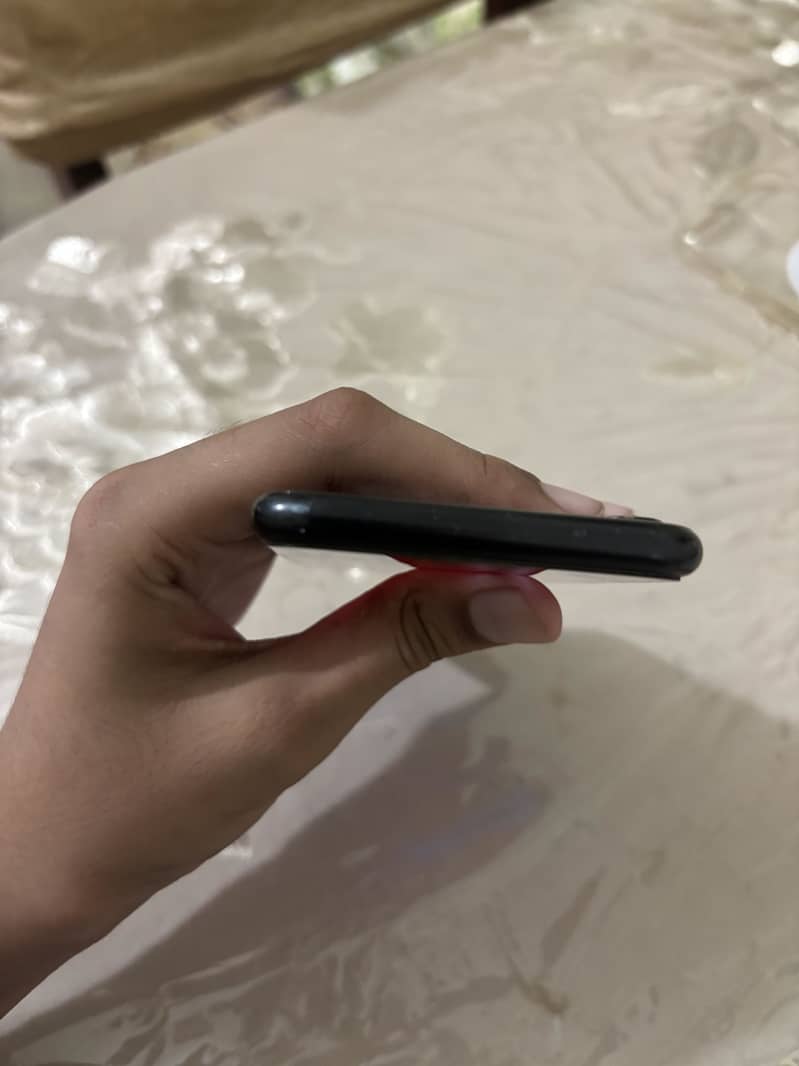 Apple iPhone SE 2 3