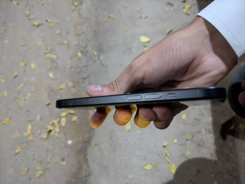 Apple iPhone 15 2
