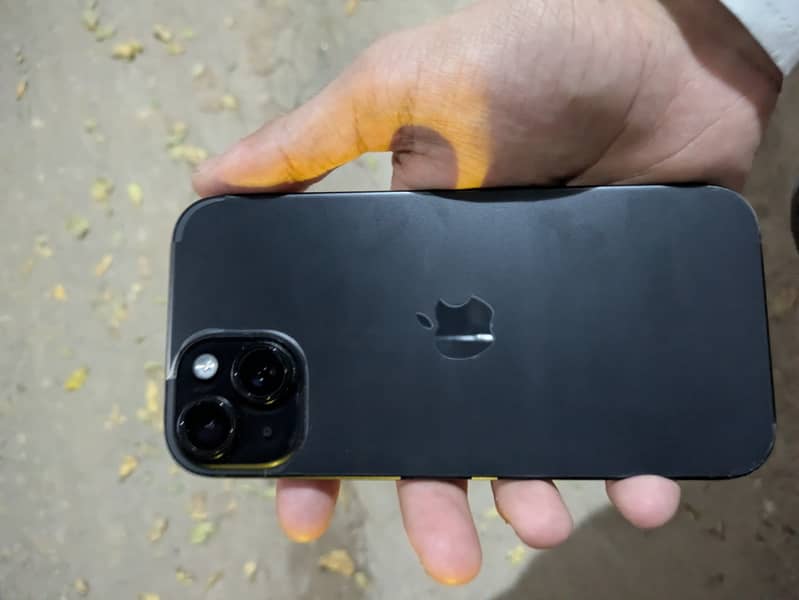 Apple iPhone 15 4