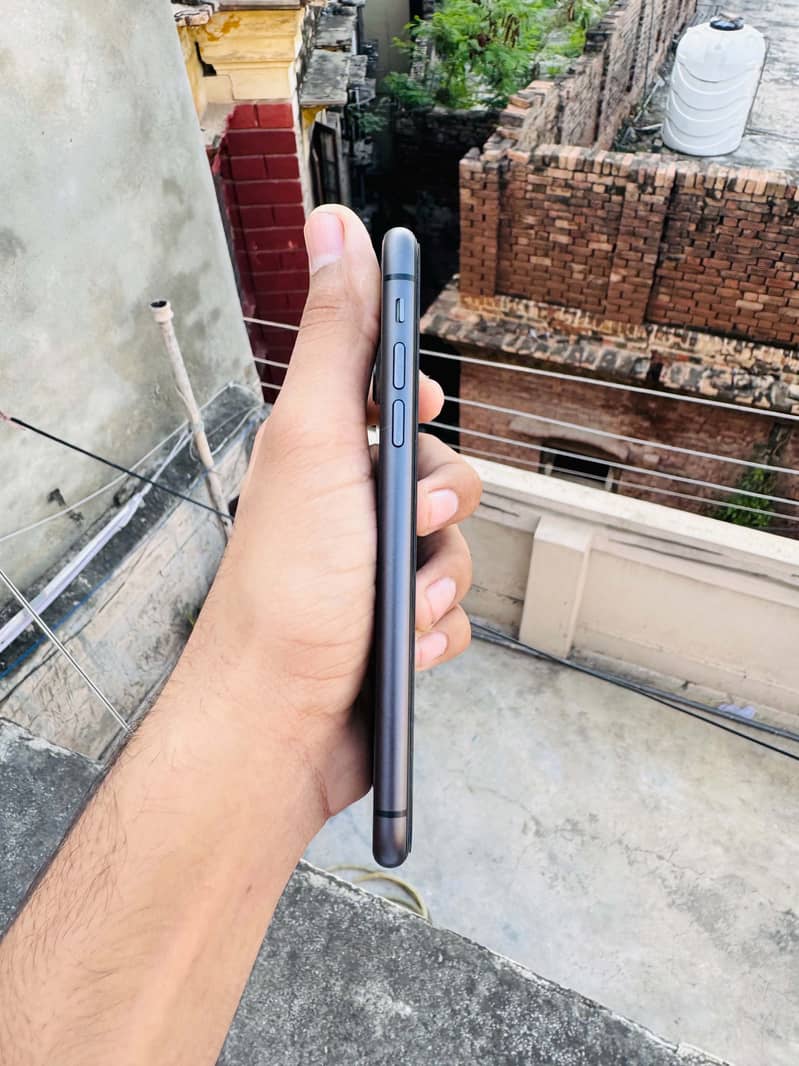 Apple iPhone 11 1