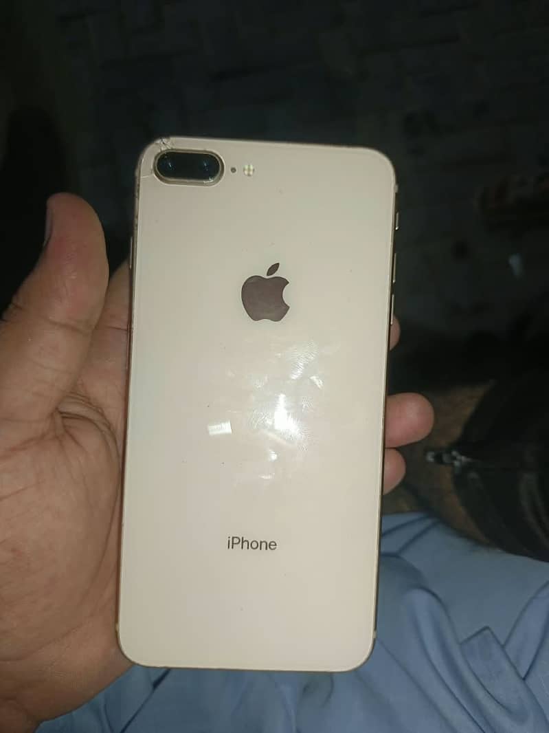 Apple iPhone 8 Plus 1