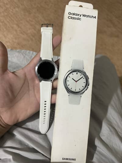 Samsung galaxy galaxy watch 4 classic silver 10/10 complete box