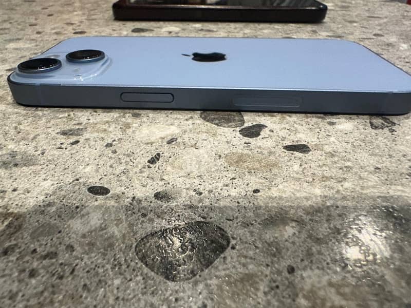 Apple iPhone 14 3