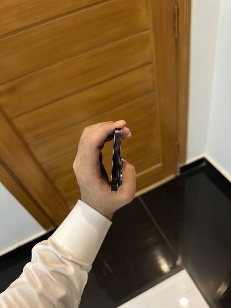 Apple iPhone 14 Pro 2