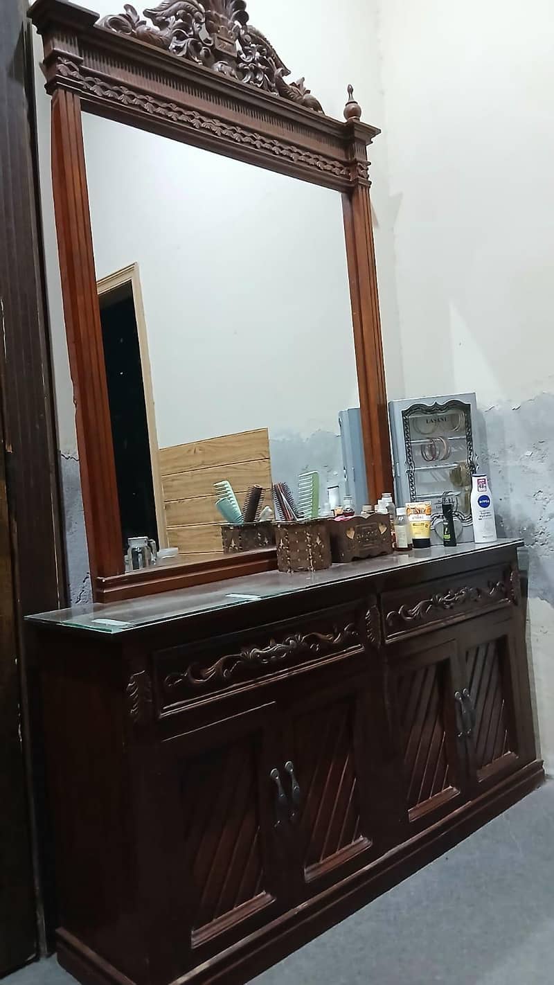 Bed Set- Side Table / Dressing TABLE 3