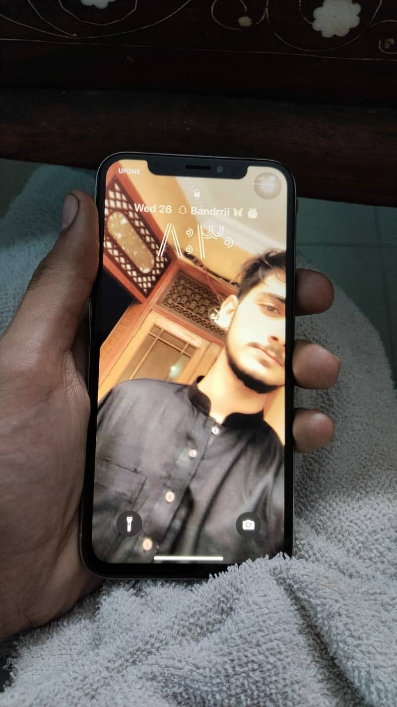 Apple iPhone X 13