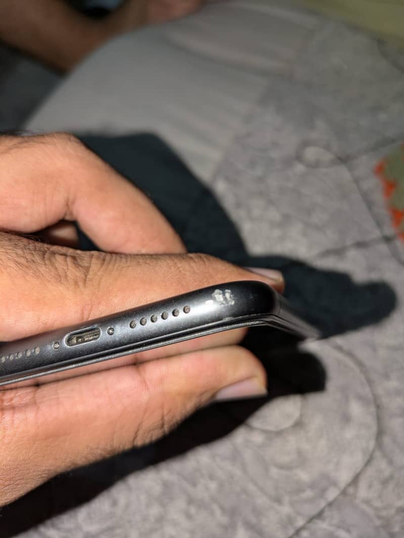 Apple iPhone 11 6