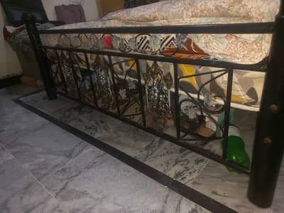 iron bed  and singhar