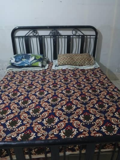 Iron rod bed without mattress for sell