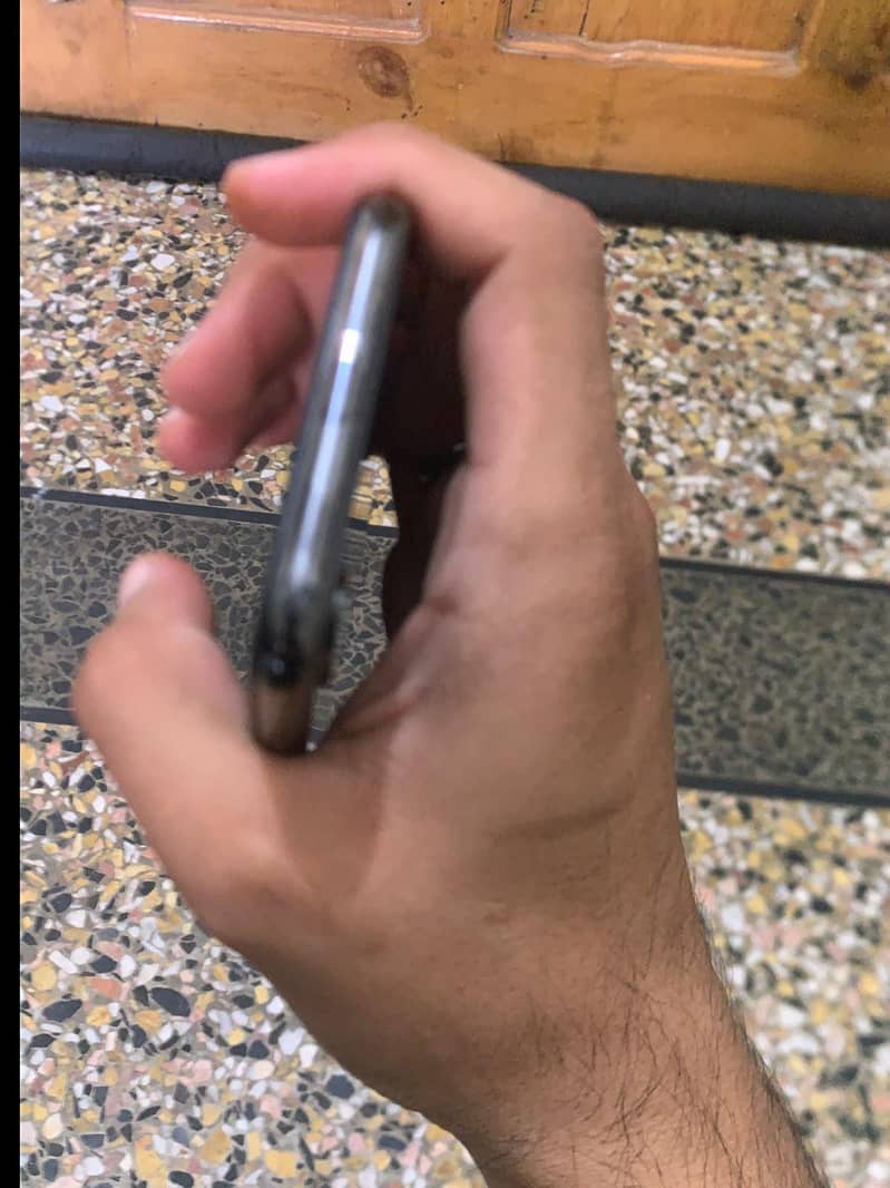 Apple iPhone X 6