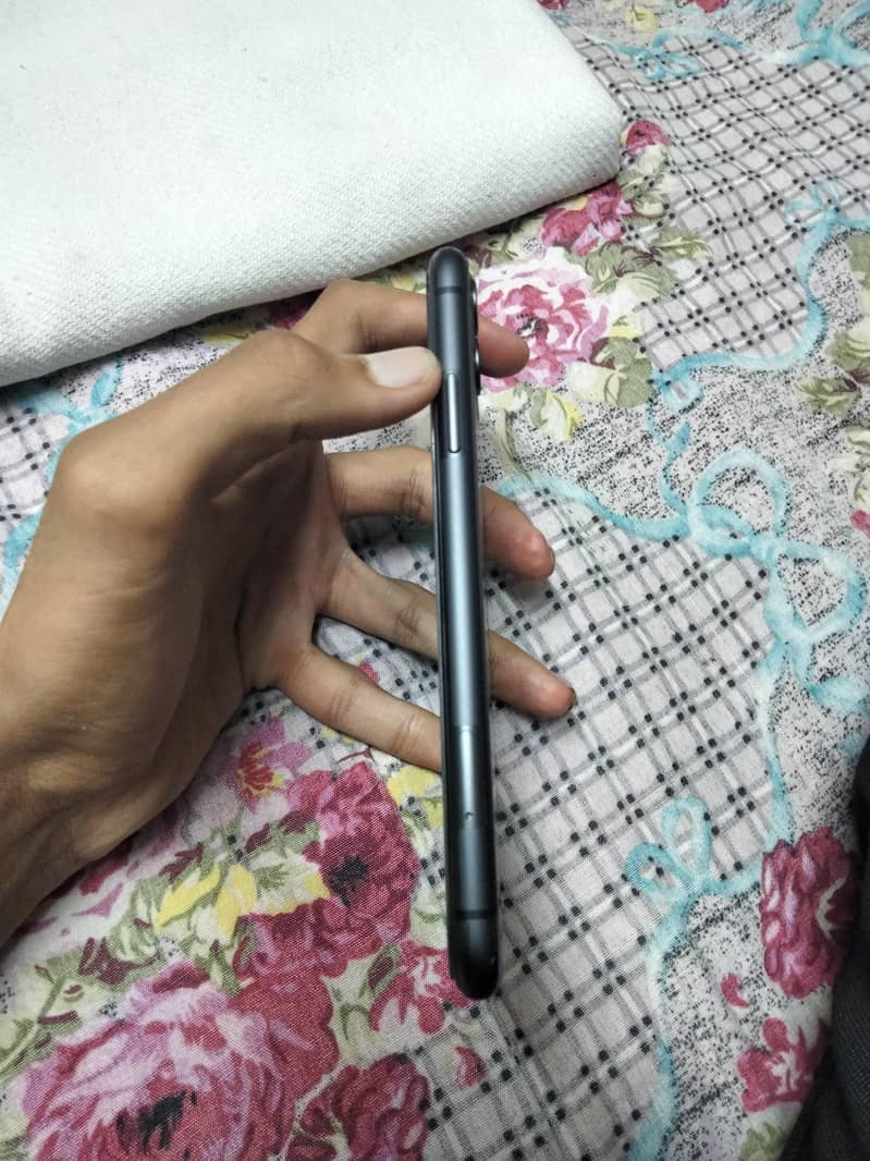 iPhone 11 JV 4