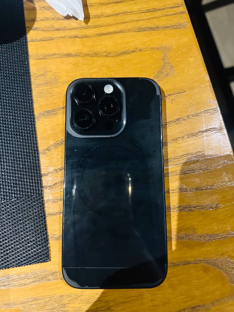 Apple iPhone 16 Pro 0