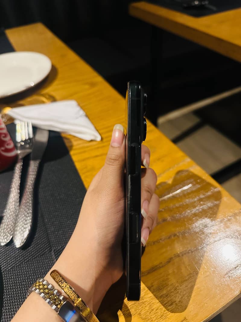 Apple iPhone 16 Pro 5