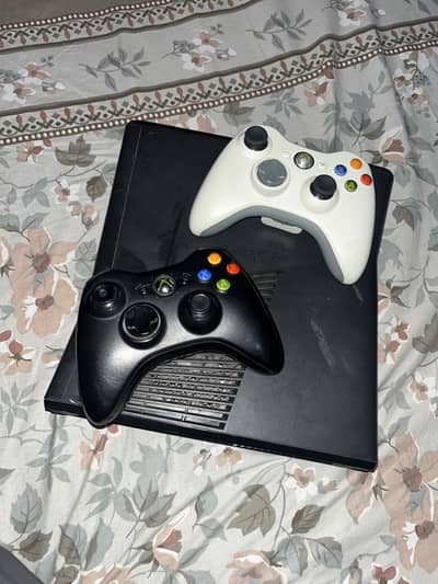 Xbox 360 used with 2 original controllers