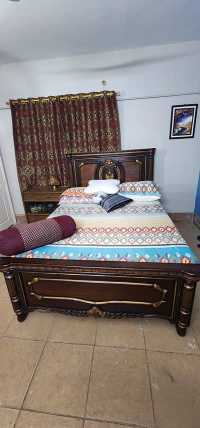 Queen Size Wooden Bed