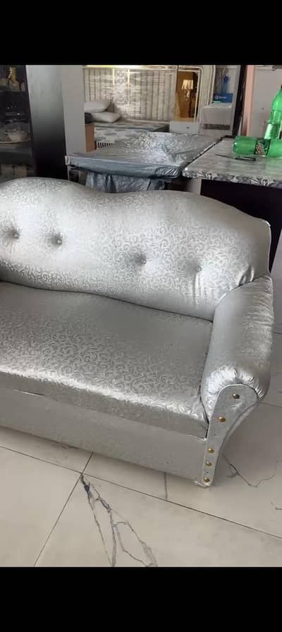 خوبصورت Sofa Set برائے فروخت – Excellent Condition
