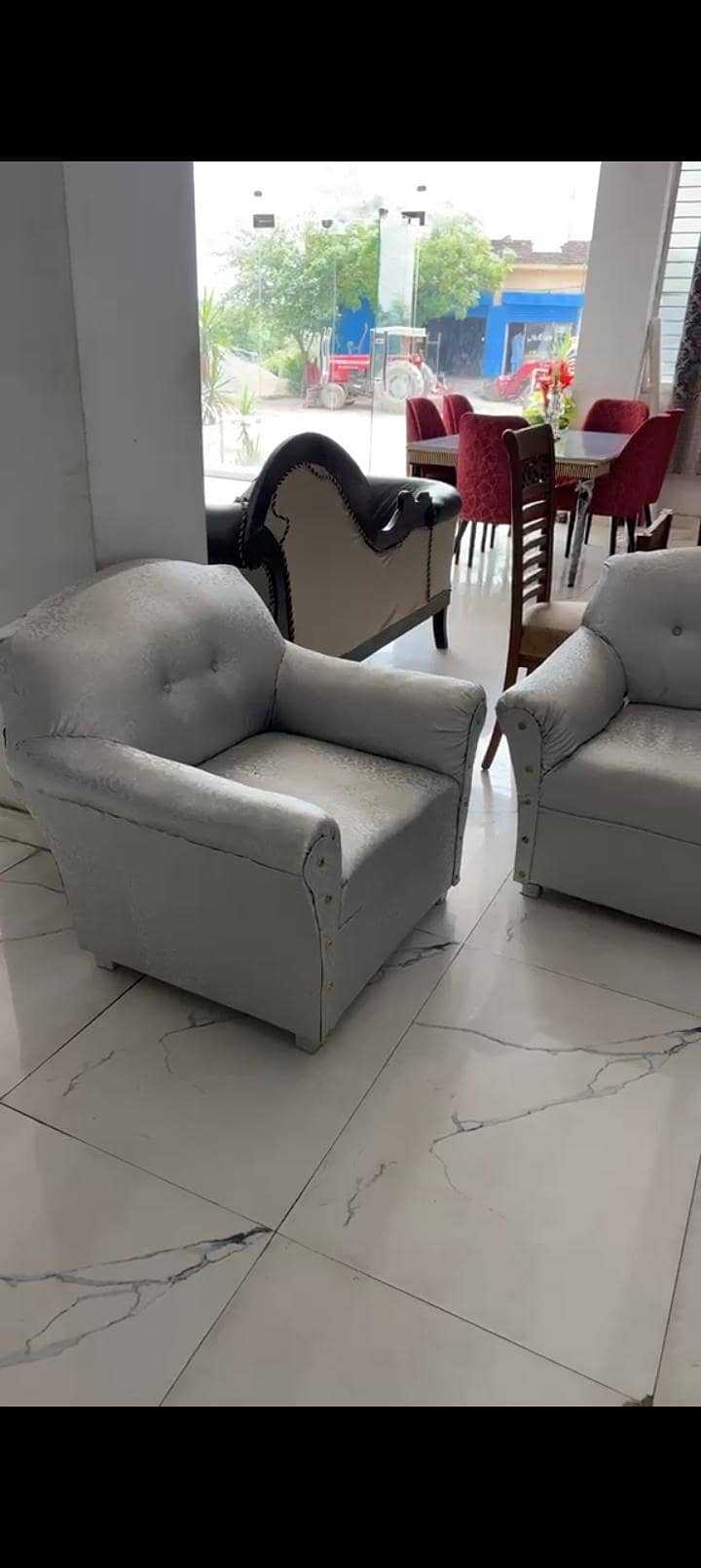 خوبصورت Sofa Set برائے فروخت – Excellent Condition 3