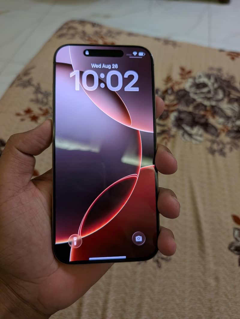 Iphone 16 pro max 4