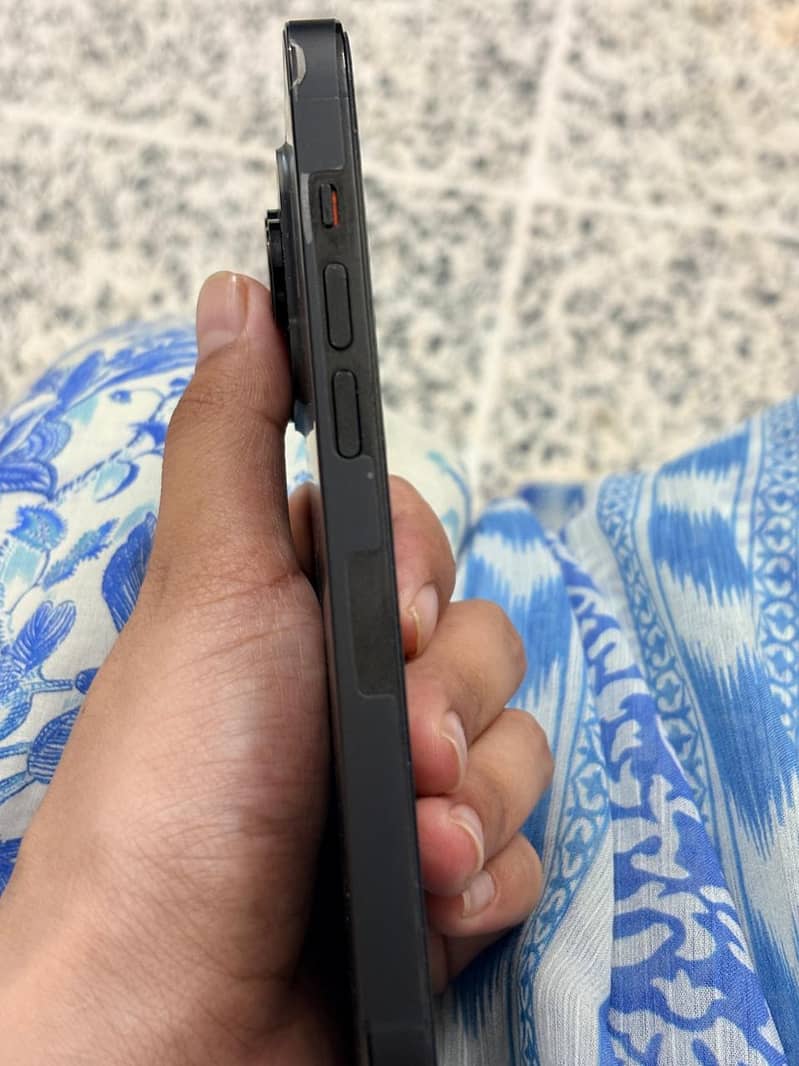 Apple iPhone 14 Pro 2
