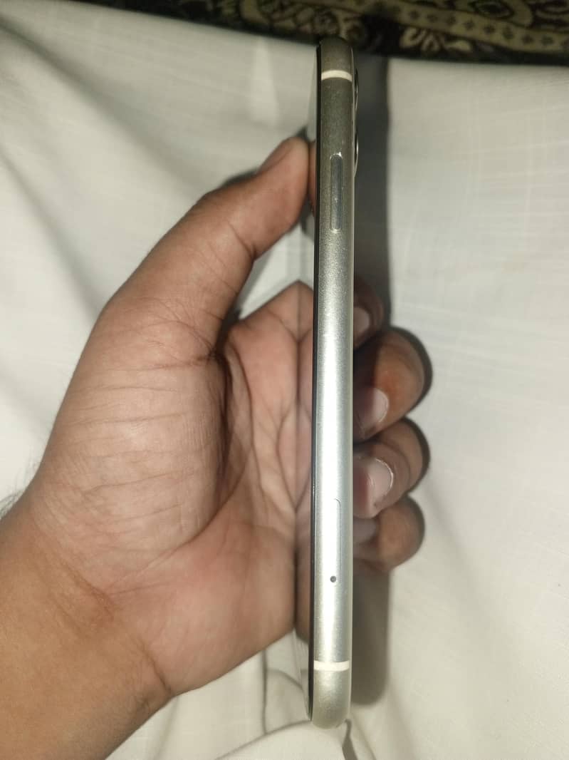 Apple iPhone 11 2