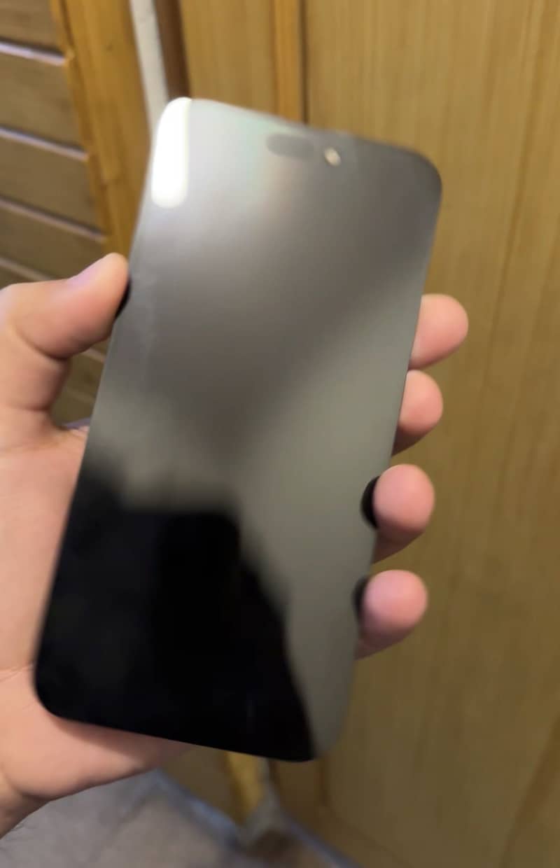 Apple iPhone 16 Pro Max 1