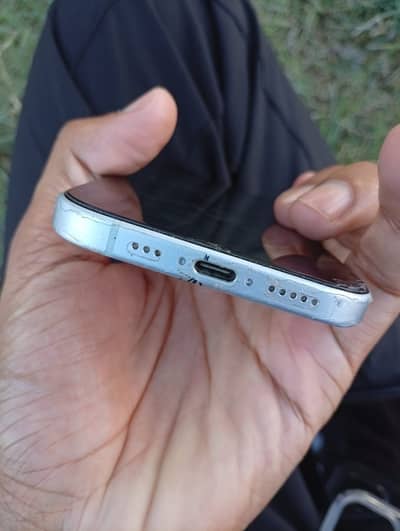 Apple iPhone 15