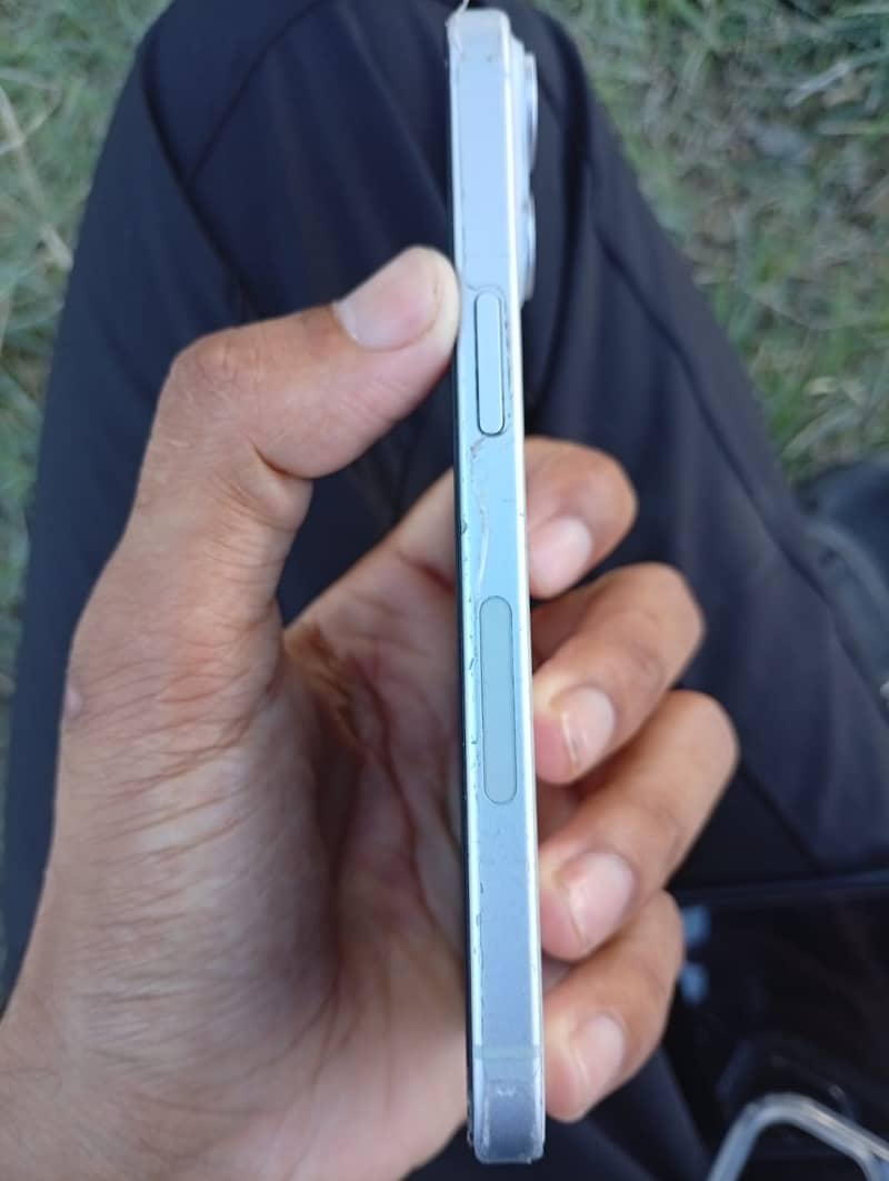 Apple iPhone 15 2