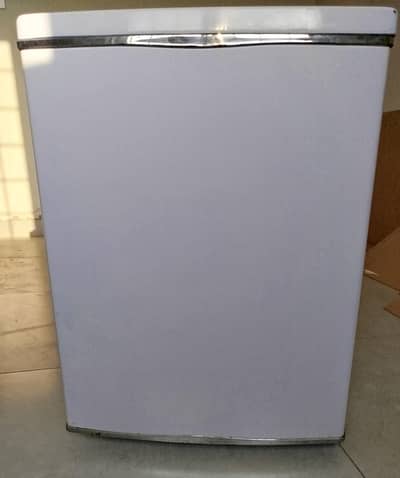 Aurora Refrigerator Safe       (Model AFG-5800D)