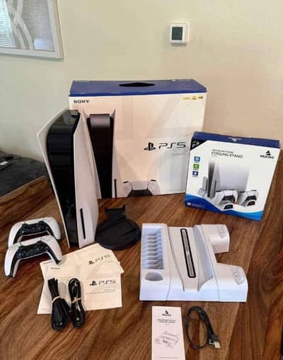 ps 5 slim 2 TB two controllers 10 by 10 condition