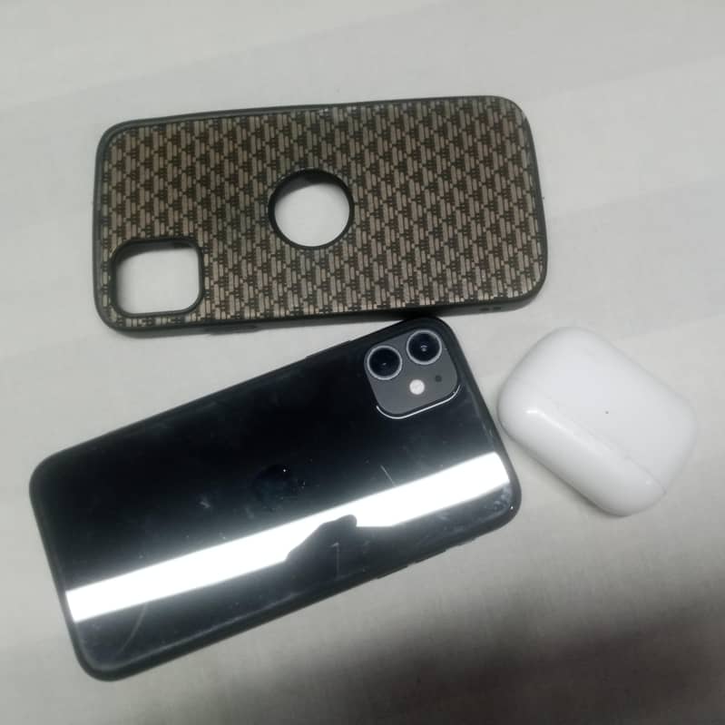 Apple iPhone 11 4