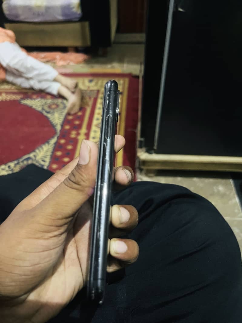 Apple iPhone X 14