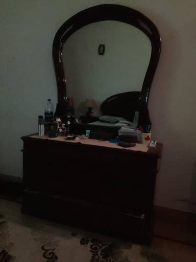 bedroom set and other house hold goods for urgent Sale. .