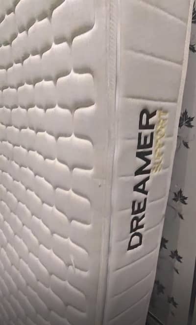 one year used dreamer mattress of diamond foam