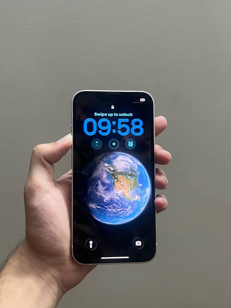 Apple iPhone 13 1