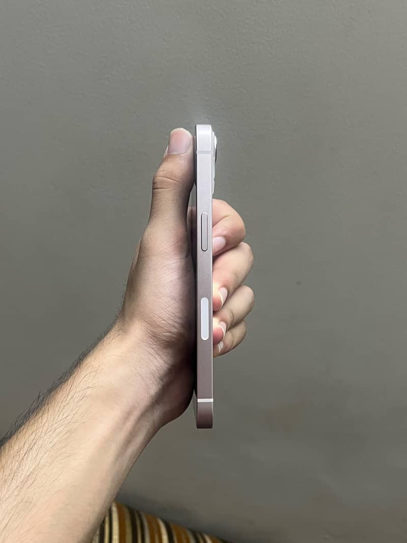 Apple iPhone 13 3