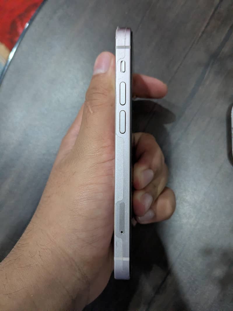 Apple iPhone 13 mini 4